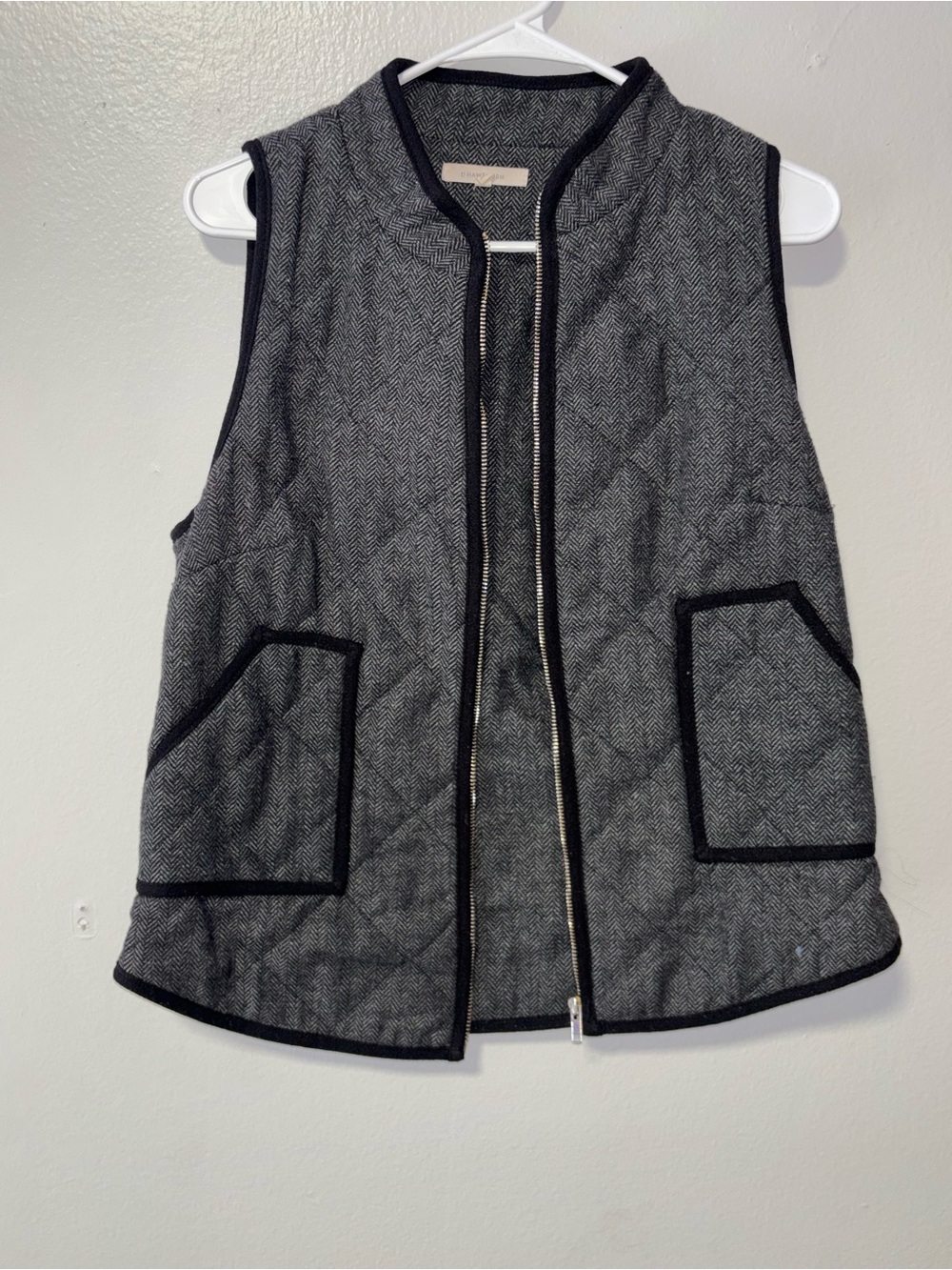 Quilted Herringbone Zip Vest in Gray with Black Trim